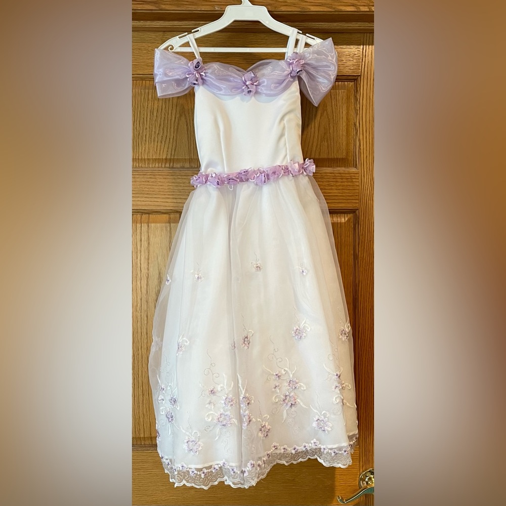 Tip Top Kids brand, size children’s 7, white and lavender